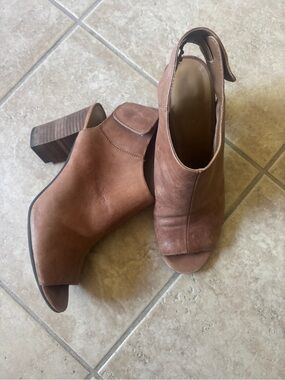 Nine West Women's Brown Peep-Toe Block Heel Booties 8.5
